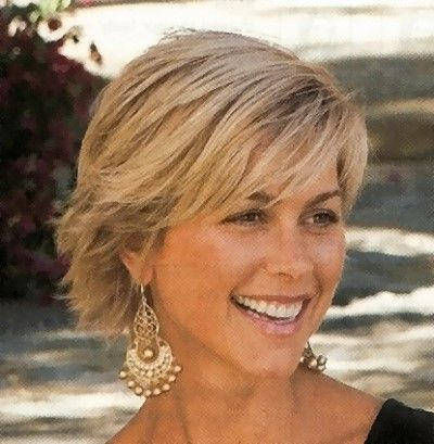 frange effilée balayée sur le côté