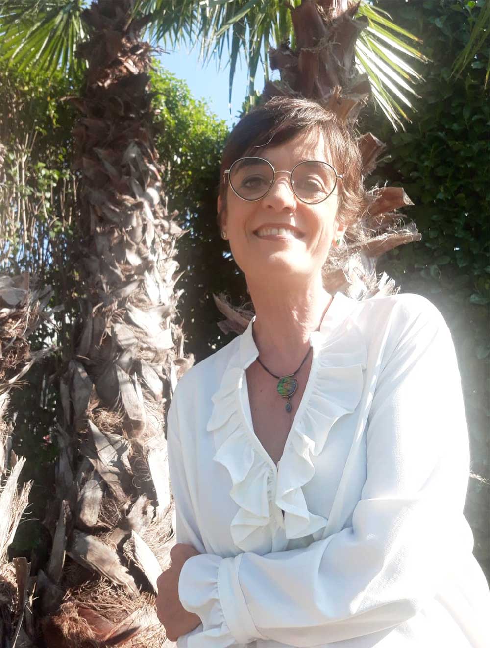 Les-Jolies-Quinquas- Portrait Isalès---Parfum-Carrément-Belle