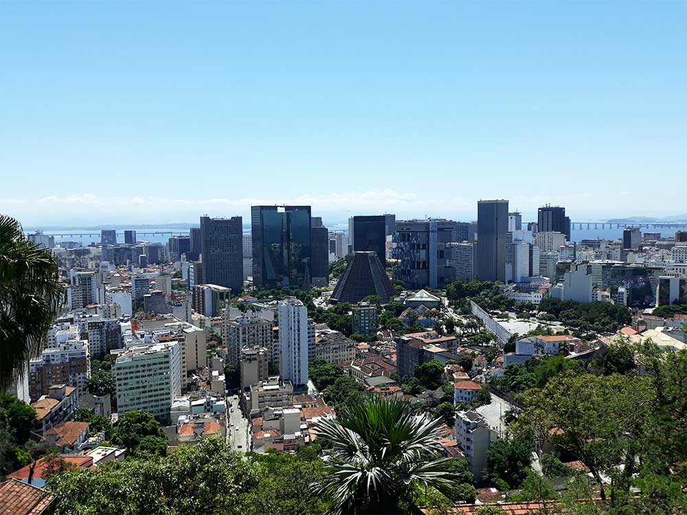 Vue-sur-le-centre-de-Rio-depuis-le-Parc-des-Ruines