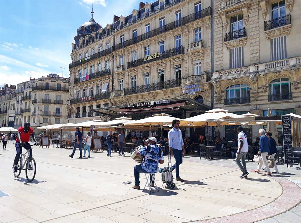 Place-de-la-Comédie-animée-déconfinement-phase-2