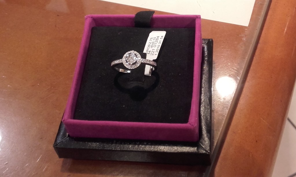 Bijoux volés Balaruc les Bains, bague diamants