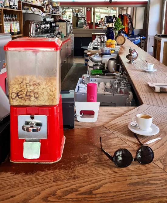 Cafe-Mary-Aurillac-cacahuettes